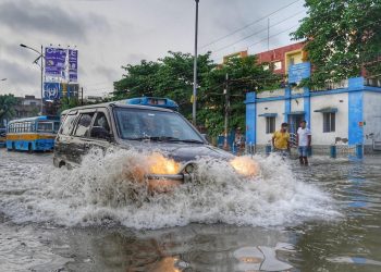 “Flawless Faces: Foundation Techniques for a Picture-Perfect Look”