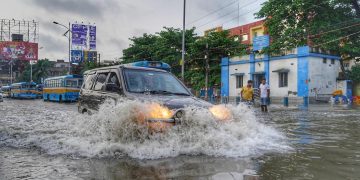 “Flawless Faces: Foundation Techniques for a Picture-Perfect Look”