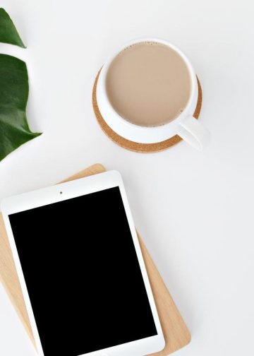 “From Desk to Date Night: Quick Makeup Transformations”