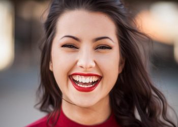 “Beauty Beyond Boundaries: Cultural Influences on Makeup Trends”