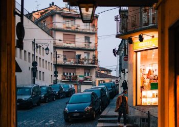 “Accessorize to Maximize: Elevate Your Look with the Perfect Accessories”