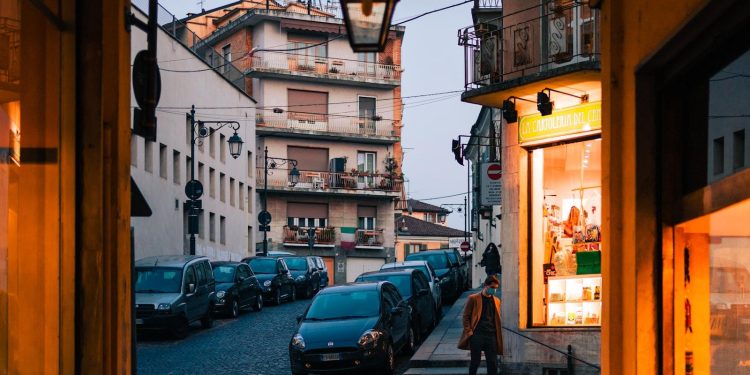 “Accessorize to Maximize: Elevate Your Look with the Perfect Accessories”