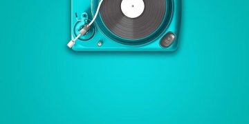 “Music and Fashion: How Trends Influence Each Other”