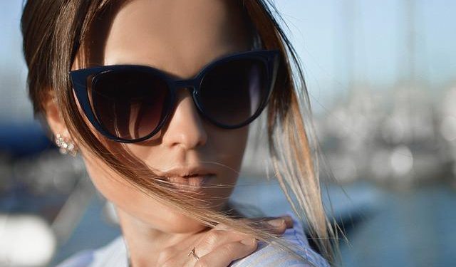 “Accessorizing Tips: Jewelry, Bags, and Shoes”