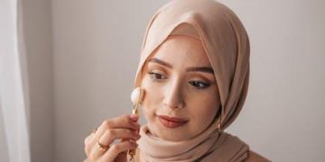 “Skincare Routine for Glowing Skin: Morning to Night”