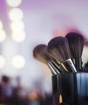 “Celebrity Makeup Artists Share Their Top Secrets”