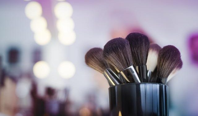 “Celebrity Makeup Artists Share Their Top Secrets”
