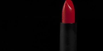 “Bold Lipstick Shades to Rock This Season”