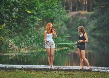 “Summer Makeup Essentials for a Flawless Look”